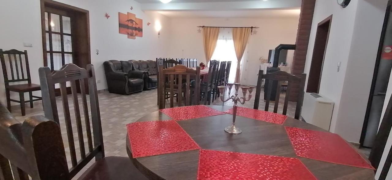 Pensiunea Maya Simbata de Sus Luaran gambar
